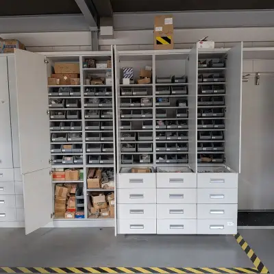 Partij ijzerwaren o.a. Blum, Fisher – kavel bij Onlineveilingmeester, Almere