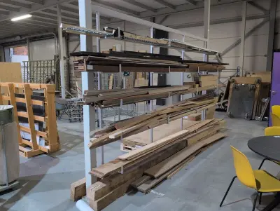 Partij houtplaatmateriaal, planken en latten – kavel bij Onlineveilingmeester, Almere
