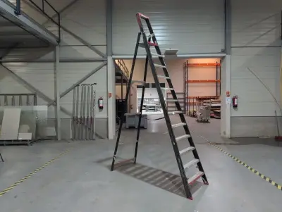 Werktrap Altrex, 11 treeds met bordes – kavel bij Onlineveilingmeester, Almere