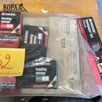 Houtbewerking schuurpapier en spons – kavel bij BOPA Auctions, Ieper