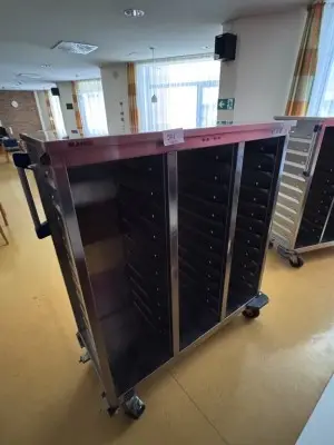 5385.971 => 3 Speisenauslieferungswagen – kavel bij VENTA Industrieversteigerungen, Hagen