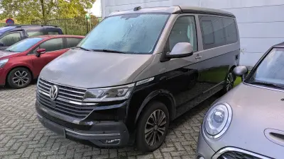 1) VW California (camping car): Eerste inverkeerstelling 10/07/2022 geen boorddocumenten – 1 sleutel – 71.911 km – kavel bij Auctionline, Anderlecht