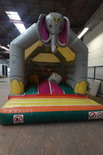 Springkasteel Zizo Inflatables – kavel bij Openbare Verkopen, Wielsbeke