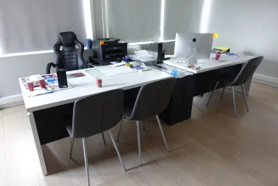 Bureau inrichting – kavel bij Openbare Verkopen, Kuurne