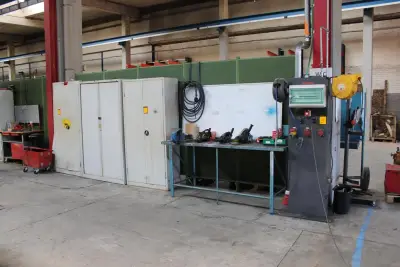 Etabli avec étau + 3 armoires métalliques et contenu+ totem+ 3 disqueuses – kavel bij Trans Executive