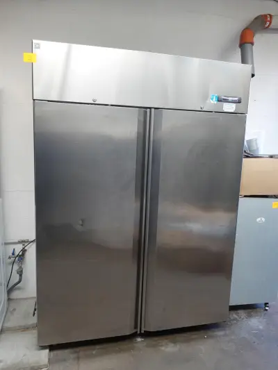 Inox koelkast Infrico – kavel bij Openbare Verkopen, Bredene