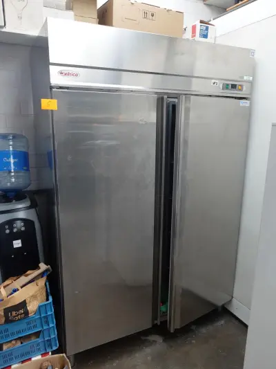 Inox koelkast Infrico – kavel bij Openbare Verkopen, Bredene