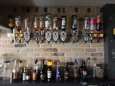 Partij aangebroken alchoholische dranken – kavel bij Openbare Verkopen, Bredene