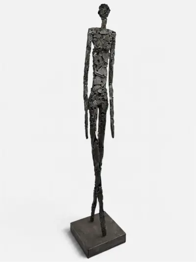 metalen sculptuur 'Langgerekte vrouwenfiguur' – kavel bij De Kringwinkel, Gent