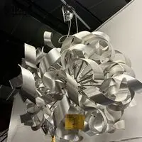 Grote aluminium hanglamp – kavel bij BOPA Auctions, Ieper