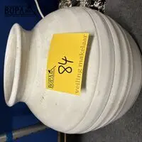 WItte stenen bolvaas – kavel bij BOPA Auctions, Ieper