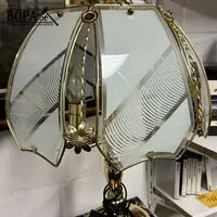 Vintage tafellamp Tiffany-stijl – kavel bij BOPA Auctions, Ieper