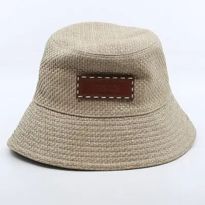 Buckethat, maat 57, Versace – kavel bij Domeinen Roerende Zaken, Groningen