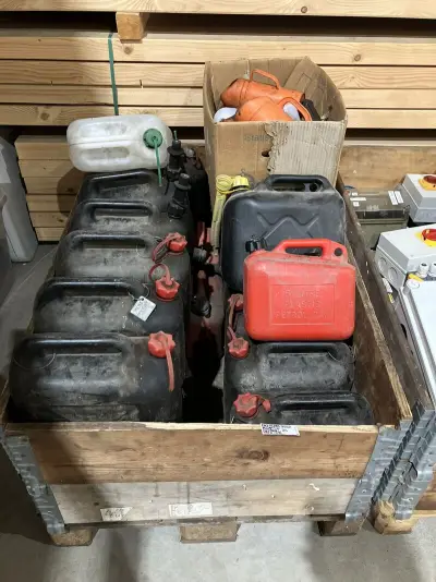 Partij jerrycans – kavel bij Onlineveilingmeester, Kootstertille