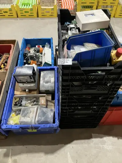 Partij electramateriaal – kavel bij Onlineveilingmeester, Kootstertille