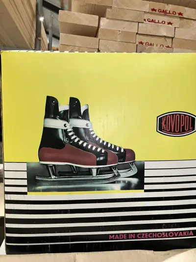 Ca. 20x Paar hockeyschaatsen, Kopovol, rood zwart – kavel bij Onlineveilingmeester, Kootstertille