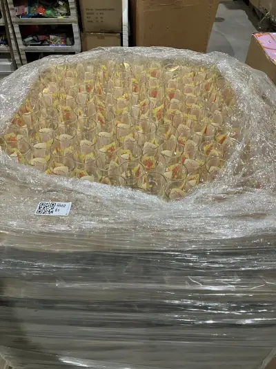 Ca. 2600x Pallet glazen met eenhoorn afbeelding – kavel bij Onlineveilingmeester, Kootstertille