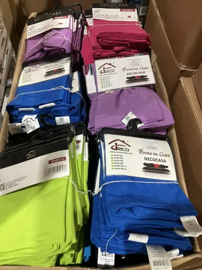 Ca. 240x Kussenhoezen, Decocasa, diverse kleuren – kavel bij Onlineveilingmeester, Kootstertille