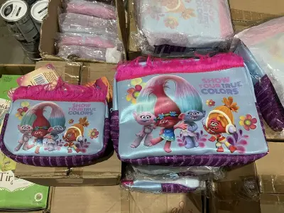 Ca. 98x Trolls tasjes, Dreamworks – kavel bij Onlineveilingmeester, Kootstertille