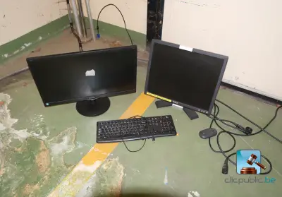 batch computerschermen – kavel bij Clicpublic, Mons