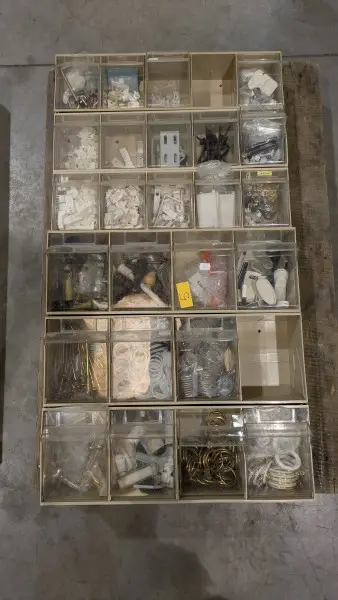 Een partij diverse accessoires – kavel bij Auctionline, Anderlecht