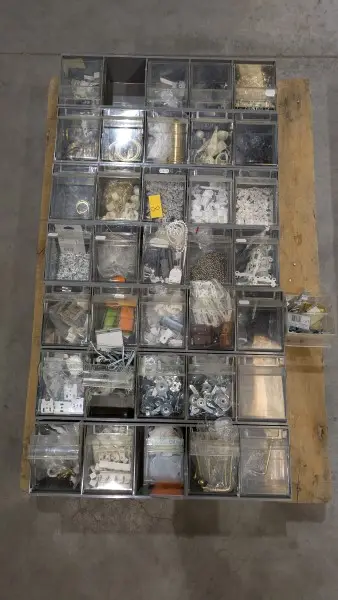 Een partij diverse accessoires – kavel bij Auctionline, Anderlecht