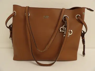 Guess handtas (modelnummer VG685324) – kavel bij De Kringwinkel, Leopoldsburg