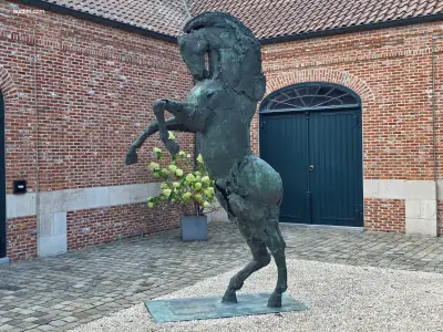 Bronzen monumentaal steigerend paard Jan – kavel bij Auctim