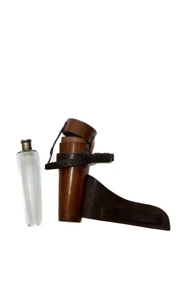 Antieke glazen jacht- / zadelfles (Side-Saddle – kavel bij Auctim