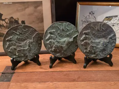 Lot van 3 bronzen herdenkingspenningen / – kavel bij Auctim