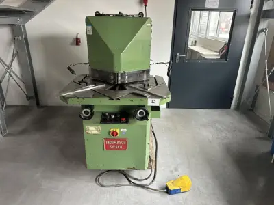 Eck-Ausklinkmaschine – kavel bij Lueders & Partner, Crailsheim