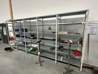 Metallregalzeile – kavel bij Lueders & Partner, Crailsheim