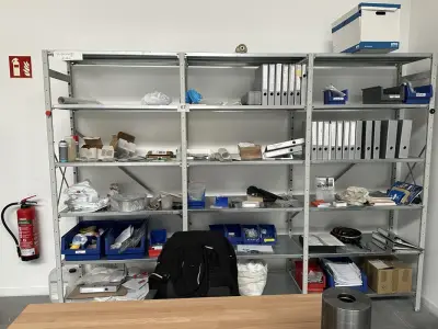 Metallregalzeile – kavel bij Lueders & Partner, Crailsheim