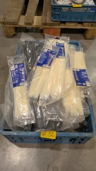 Een set lijmkokers – kavel bij Auctionline, Anderlecht
