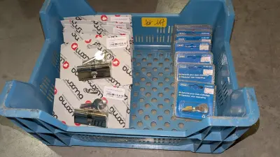 Een set van 10 cilinders met sleutels – kavel bij Auctionline, Anderlecht