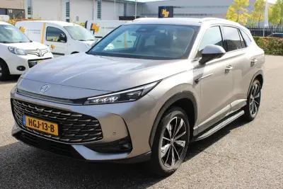 MG E HS plug-in hybride met kenteken HGJ-13-B. Datum eerste toelating 21 maart 2025. APK vervaldatum 21 maart 2029 – kavel bij HNVI, 's-Hertogenbosch
