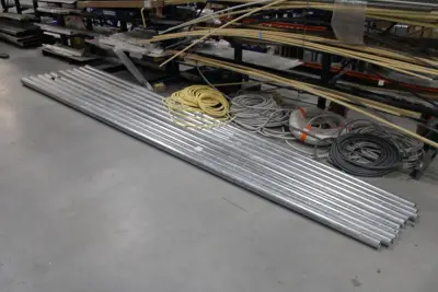 Tien gegalvaniseerde lantaarnpalen met lengte 580 cm – kavel bij HNVI, 's-Hertogenbosch