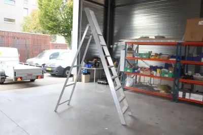 Aluminium trap SOLIDE met zes treden en bordes – kavel bij HNVI, 's-Hertogenbosch