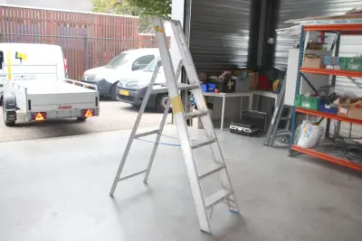 Aluminium trap SOLIDE met vier treden en bordes – kavel bij HNVI, 's-Hertogenbosch