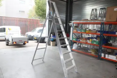 Aluminium trap SOLIDE met zeven treden en bordes – kavel bij HNVI, 's-Hertogenbosch
