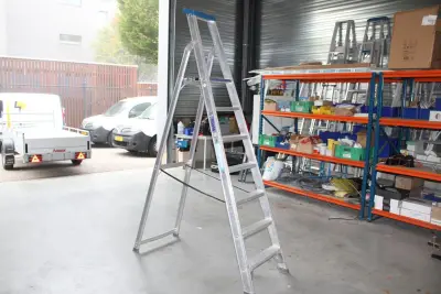 Aluminium trap ASC met zes treden en bordes – kavel bij HNVI, 's-Hertogenbosch