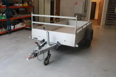 Aanhanger ANSSEMS GTV1500. Maximaal 750 kg. Bouwjaar 2007. Bakafmeting 300 x 125 cm – kavel bij HNVI, 's-Hertogenbosch