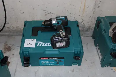 Accu schroefboormachine MAKITA DDF481ZJ met accu en kunststoffen koffer – kavel bij HNVI, 's-Hertogenbosch