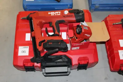 Accu schiethamer HILTI BX4-22 met twee accu's en lader en laserafstandshulp HILTI BX-S in kunststoffen koffer – kavel bij HNVI, 's-Hertogenbosch