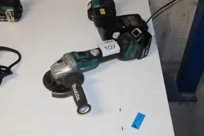 Accu haakse slijper MAKITA DGA504 met accu – kavel bij HNVI, 's-Hertogenbosch