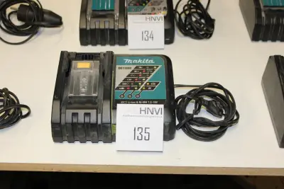 Acculader MAKITA DC18RC – kavel bij HNVI, 's-Hertogenbosch