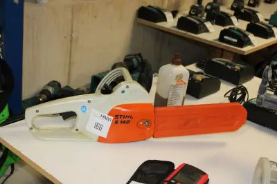 Elektrische kettingzaag STIHL E140 – kavel bij HNVI, 's-Hertogenbosch