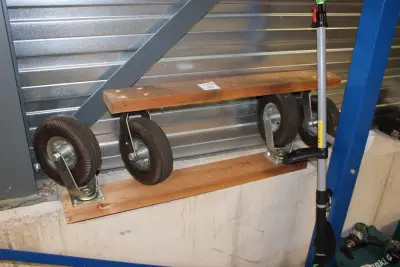 Twee transporthulpen. Breedte 104 cm – kavel bij HNVI, 's-Hertogenbosch