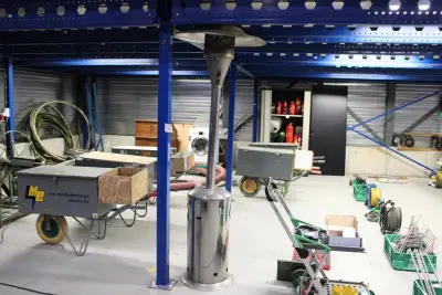 Tuinheater met gasfles. Hoogte 225 cm – kavel bij HNVI, 's-Hertogenbosch