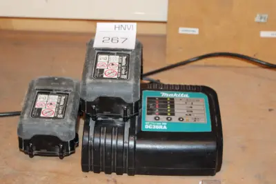 Twee 36 volt accu's MAKITA type BL1626 incl. lader – kavel bij HNVI, 's-Hertogenbosch